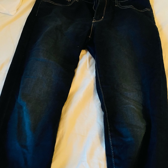 Indigo, no distress 711 Skinny Levi’s - Picture 6 of 6